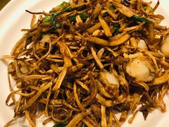 茶树菇炒扇贝-瓦国小镇·果木烤鸭·融合菜(西口店)