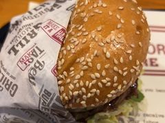 -The Habit Burger Grill 哈比特汉堡(复兴soho店)