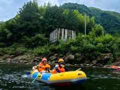 -安吉龙王山峡谷漂流