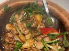 -八府香鸭·啫啫煲(华山路店)