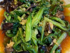 -关东小磨东北菜(上海长风大悦城店)