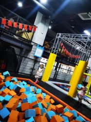 -蹦贝运动中心·蹦床·攀岩·闯关(龙岗店)