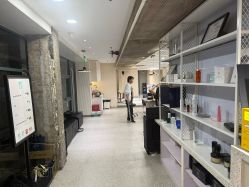 -PE SALON