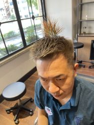 -苑苑发型设计