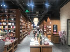 -百新书局(尚悦湾店)