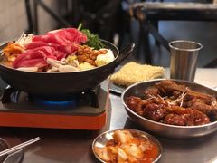 部队锅-MI WU FACTORY米屋美食工厂餐厅(绿地店)