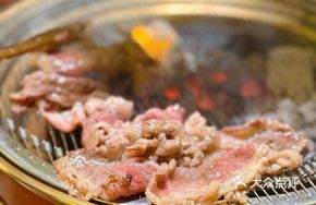 Old Lady's Special Fatty Beef with Sesame Sauce Dip