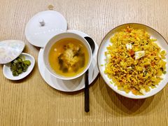 黄金炒饭-丽思卡尔顿·炙焰·铁板烧餐厅
