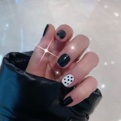-吉吉靓甲美睫