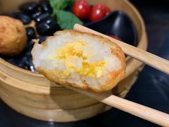 咸蛋黄土豆泥小丸子-何师烧烤Pro ·江湖川菜·小龙虾·精酿(太古里旗舰店)