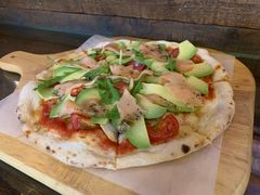 牛油果三文鱼披萨-Gather pizza