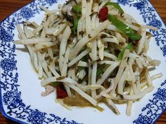 太湖芦苇根炒肉丝-呼吸森林·生态农庄农家乐私房菜