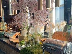 -唐拉雅秀酒店-西锦汇空中BBQ·思创餐厅