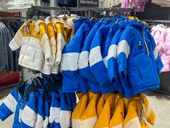 -百年港湾奥特莱斯(香炉礁店)