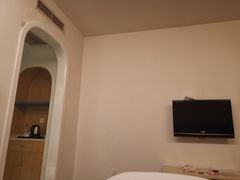 -泸州泸舍酒店(江阳区水井沟步行街店)