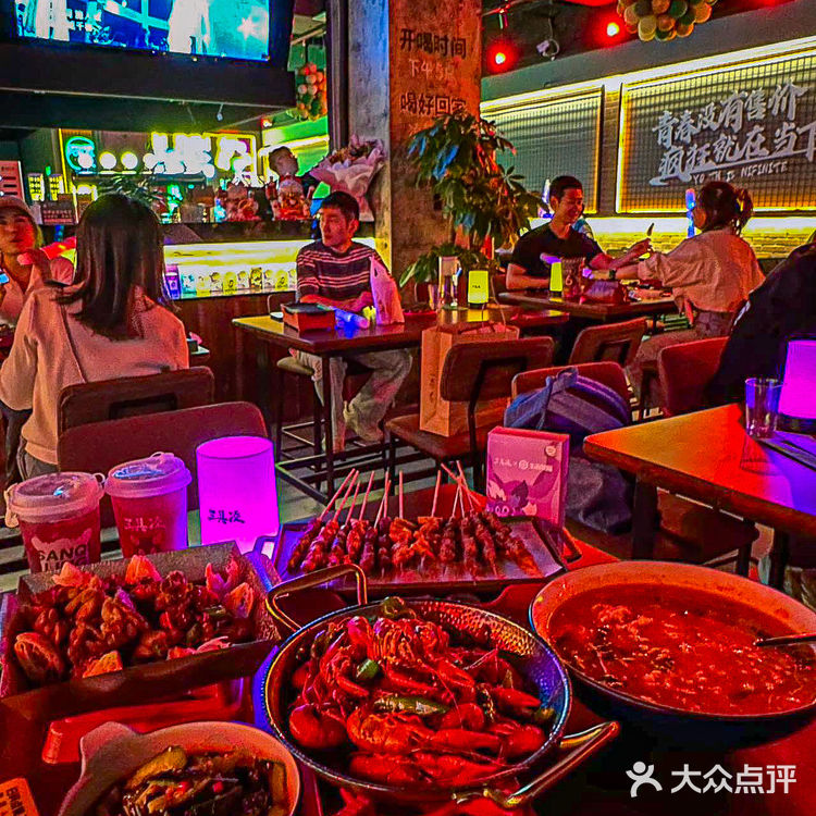 又开始搞事情啦！解锁烧烤工场店😋