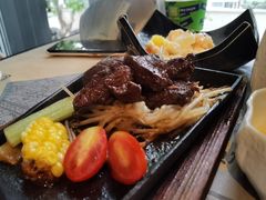 -穹六人间 people 6(岳阳路店)