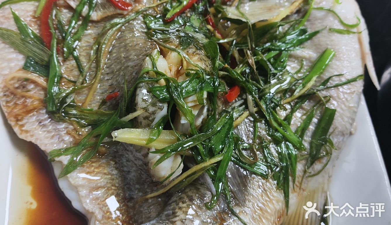 广庆府私房菜馆，在绿色路的一个小路入一点点