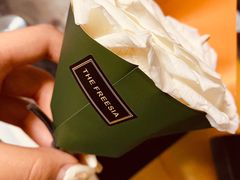 -小苍兰风铃草·礼物蛋糕(沈阳店)