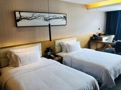 -优逸酒店(柳州窑埠古镇万象城店)