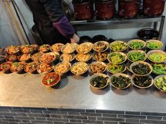 -董哥山城碗碗香(美专校街店)