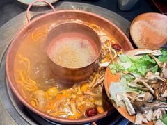 -菌自由丨野生菌火锅特色庭院餐厅(丽江古城店)
