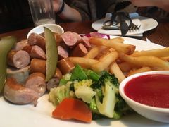 巴伐利亚香肠拼盘-宝莱纳啤酒花园餐厅PAULANER BRAUHAUS Nanjing(广州路店)