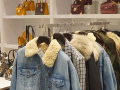 -王府井奥莱临潼小镇(临潼店)