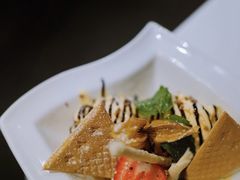 -Top Of Vancouver Revolving Restaurant