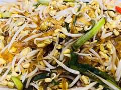 小炒笨豆芽-添福来墨鱼饺子 · 海鲜东北菜(大连星海·黄浦路店)