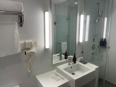 -全季酒店(上海火车站天目西路店)