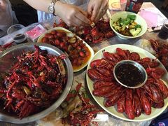 -巴厘龙虾·榜首油焖大虾(音乐学院·沿江酒馆店)