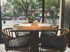 靠窗位-炖物24章·顺时轻养茶(杭州大厦店)