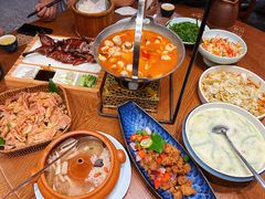 -老滇山寨•云南特色菜•地方菜•民族风情歌舞表演(金碧店)