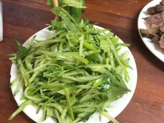 老虎菜-宝瑞门钉肉饼店