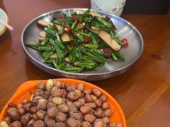 -休记光头香辣蟹干锅(绵竹店)