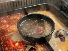 -老牌坊云南鱼豆花火锅(爱建店)