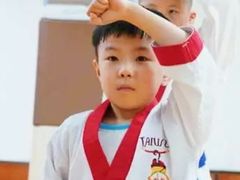 -嗨动跆拳道体能馆(菜百店)