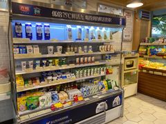 零售区-光明牛奶棚(南泉店)