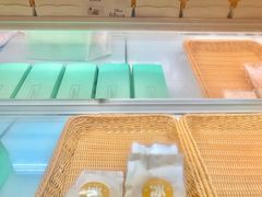 -顶东面包花园·生日蛋糕(世博店)