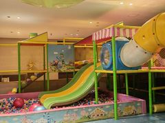 -天津京基皇冠假日酒店