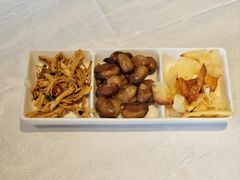 -彩云天云南餐厅