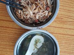 -灵山卢梅燕粉店