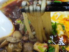 招牌牛肉酸辣粉-耙豌豆重庆小面