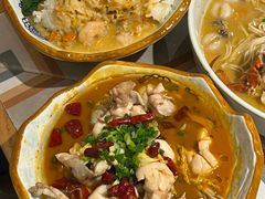 红油跳水美蛙-十面欢腾·海鲜面·台式Bistro(长乐路店)
