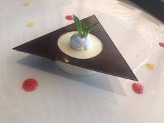 白朗姆芝士配开心果蛋糕-GreyWhale灰鲸餐厅(武汉国际广场店)