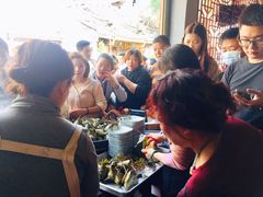 抢购粽子场面-老妈宫粽球