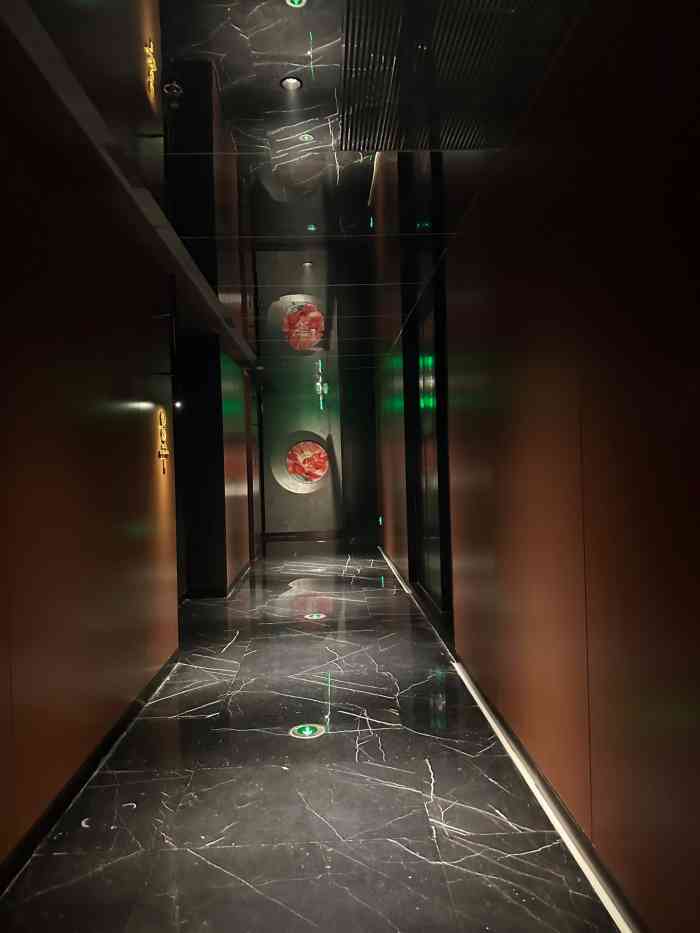 莲花餐饮(高新店)-"小包间环境特别好,就是餐的味道不及老店的.