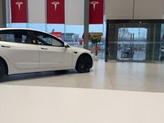 -TESLA 特斯拉(北京后沙峪特斯拉中心)