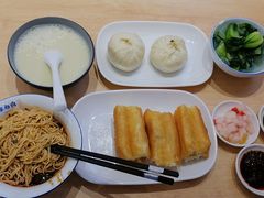 -李与白包子铺(桐梓林店)